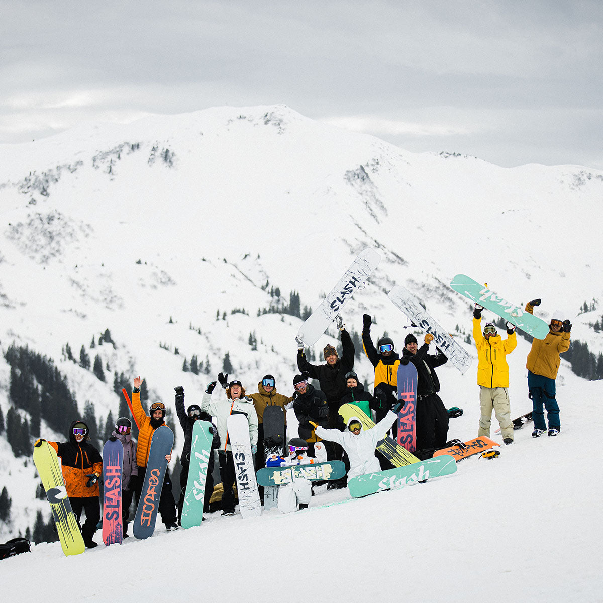 Slash by GiGi -  Vertical Snowboard - ApARTment